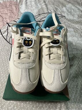 Puma Kids Cream Sneakers with Brown Gum Sole
